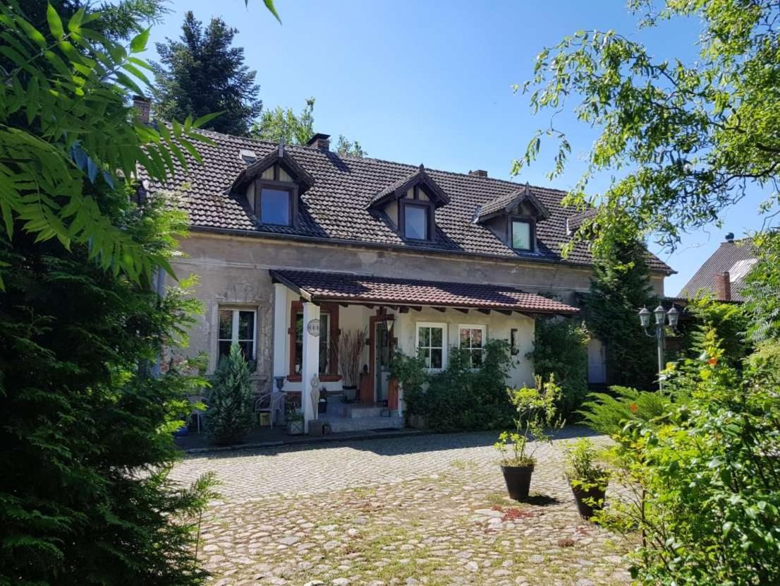 Ehemalige Bibliothek Apartment Fuer 2 Mit Kueche Kamin Netflix Parken Und Hofladen Steinhofel المظهر الخارجي الصورة